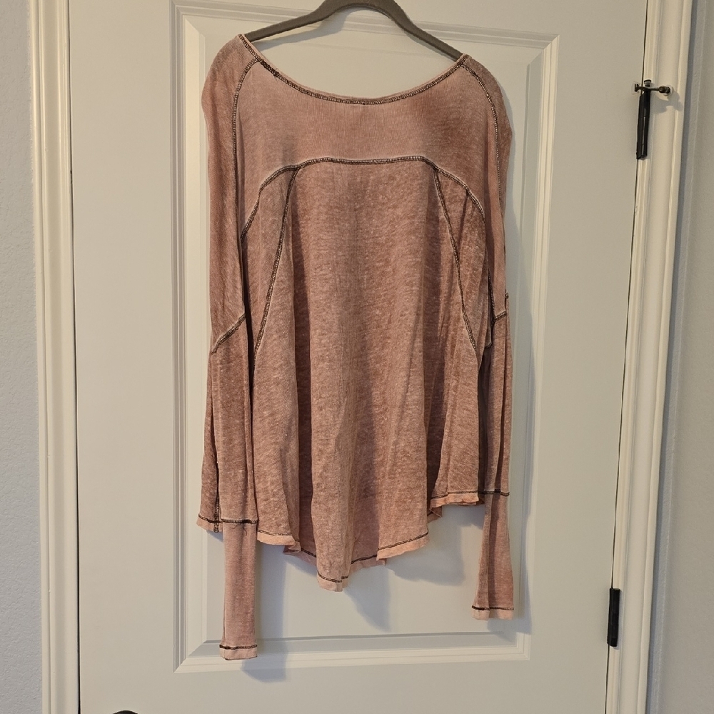 We The Free Dusty Pink V-Neck Blouse. Size Small - Picture 5 of 10